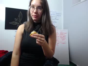 girl
        yourcrazyneightbor cam image #12762