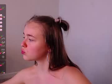 girl
        polly_polly_ cam image #118759