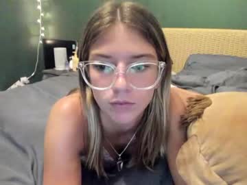 girl
        oliviahansleyy cam image #168906