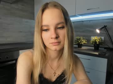 girl
        margaretwilkinson cam image #132138