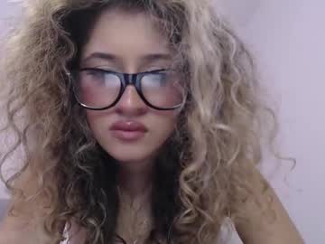 girl
        mayaloca1 cam image #218073