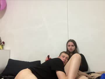 couple
        ellie_morgan cam image #78964