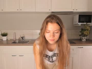 girl
        aubriananorris cam image #132303