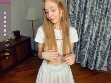 girl
        kristinarobe cam image #63680