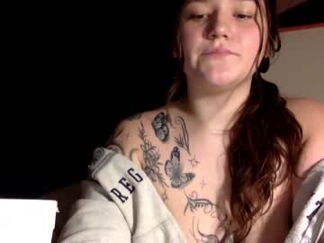 girl
        ladylovess cam image #87813