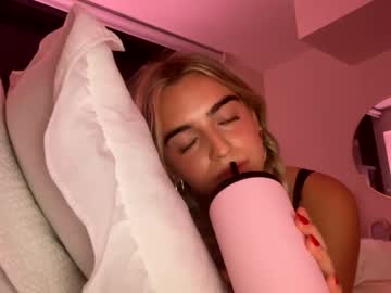 girl
        morganmoore cam image #123244