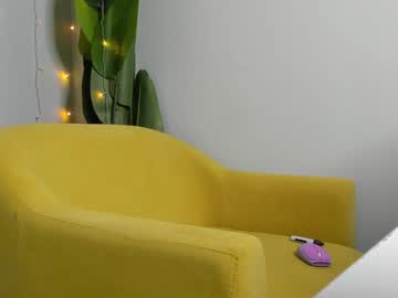 girl
        caro_lines cam image #194155