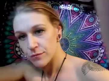 couple
        lucyvybes_and_gogert cam image #230244