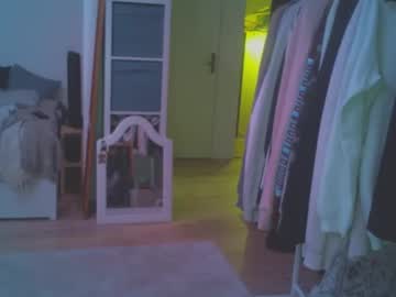 girl
        exy_ cam image #218935