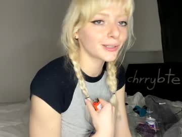 girl
        chrrybte cam image #71525