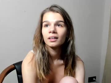 girl
        gloria_mooree cam image #109493