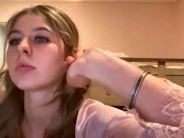 girl
        lovesyou444 cam image #241075