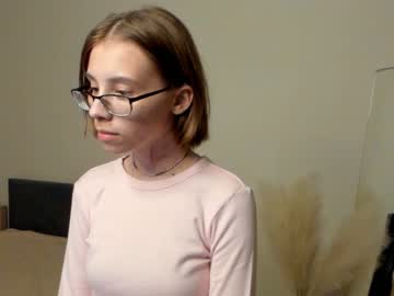 girl
        jodychurchwell cam image #169990