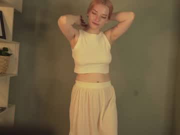 girl
        anna_breach cam image #97512