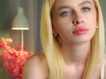 girl
        lunnadew cam image #258339