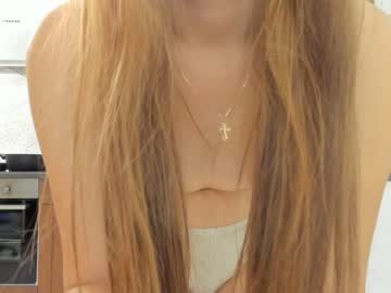 girl
        petra_gambell cam image #126419