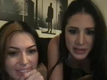 couple
        lesbihoes cam image #53777