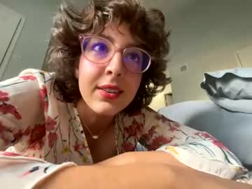 girl
        orchidladyllama cam image #162212