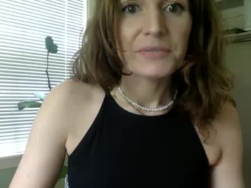 girl
        lusciouslucia222 cam image #172283
