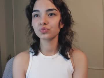 girl
        laa_ura cam image #154901