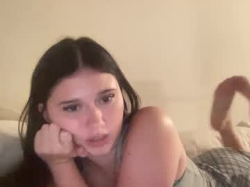 girl
        ivylivex cam image #202522