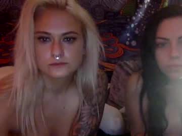 girl
        starrywanderlust cam image #87617