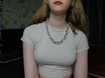 girl
        anniscornwall cam image #179645