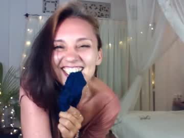 couple
        goddess_marylin cam image #118827