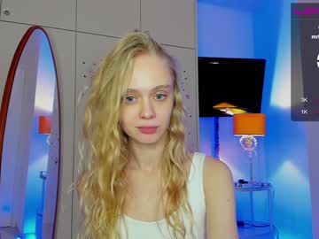 girl
        sfanning cam image #83458