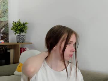 girl
        wilonafarlow cam image #171809