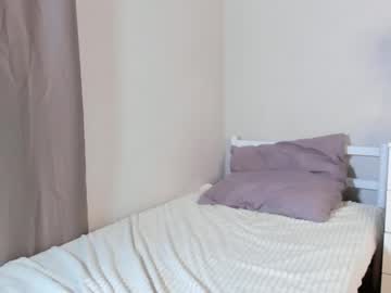 girl
        cwenehails cam image #164504