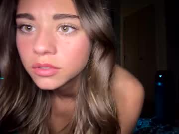 girl
        chloeeey1 cam image #248301