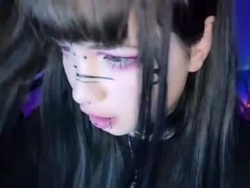 girl
        i_died_again cam image #84372