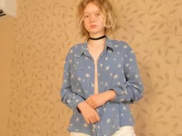 girl
        juliesalazar cam image #96977