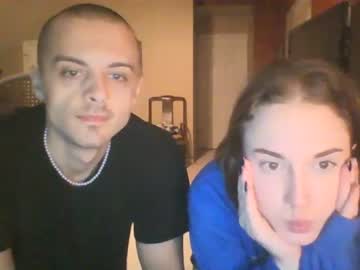 couple
        charbaby800 cam image #50258