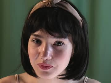 girl
        1thour cam image #192913