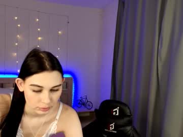 girl
        kiirahoney cam image #244214