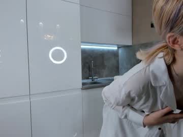 girl
        lynetteesser cam image #186519