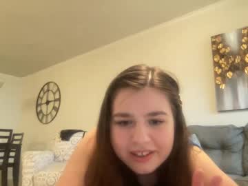 girl
        8luttybunny cam image #203773