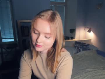 girl
        sun_shiiine cam image #76642