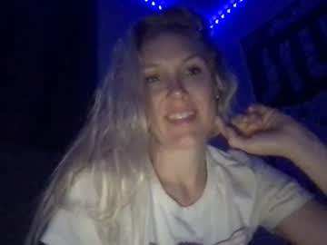 girl
        eveandtheforbiddenfruit cam image #162836