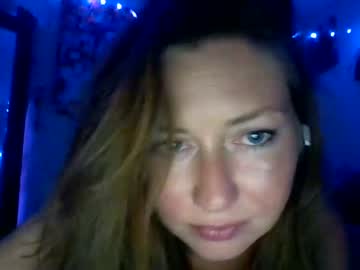 girl
        lola55589 cam image #114576