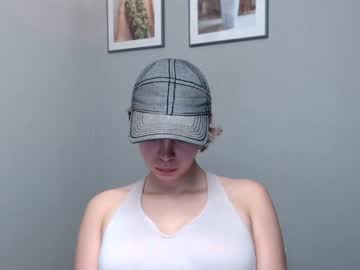 girl
        roselin_a cam image #48504