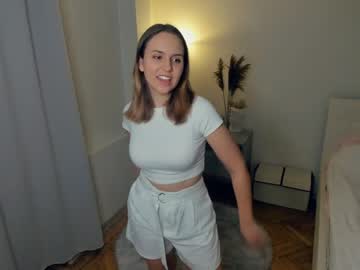 girl
        next_to_you_ cam image #130371
