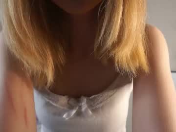 girl
        linnhathorne cam image #252931