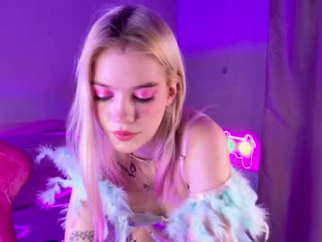 girl
        shawty_blonde cam image #229283