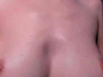 girl
        lauratanguy cam image #194237