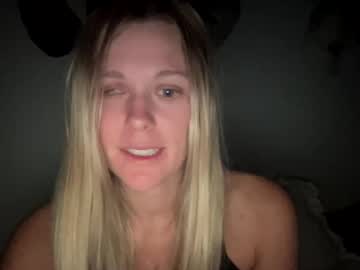 girl Sex Cam Older Woman with beachbabi