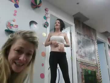 girl
        mariewaters cam image #111129