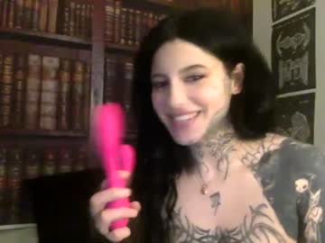 girl
        goth_thot cam image #151596
